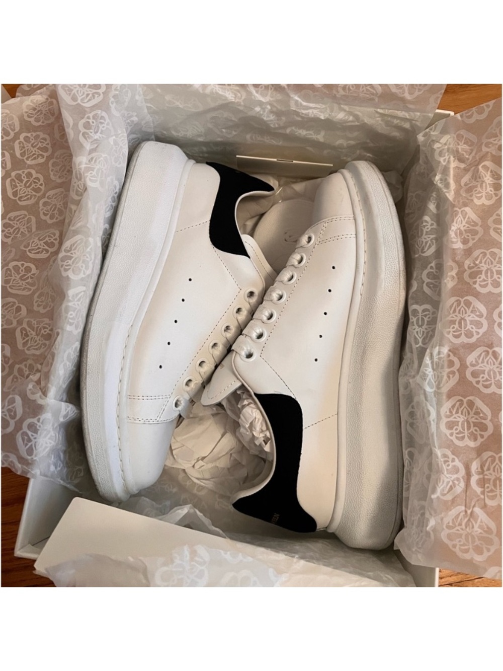 Authentic Alexander McQUEEN White Leather Sneakers Women’s Sz 39